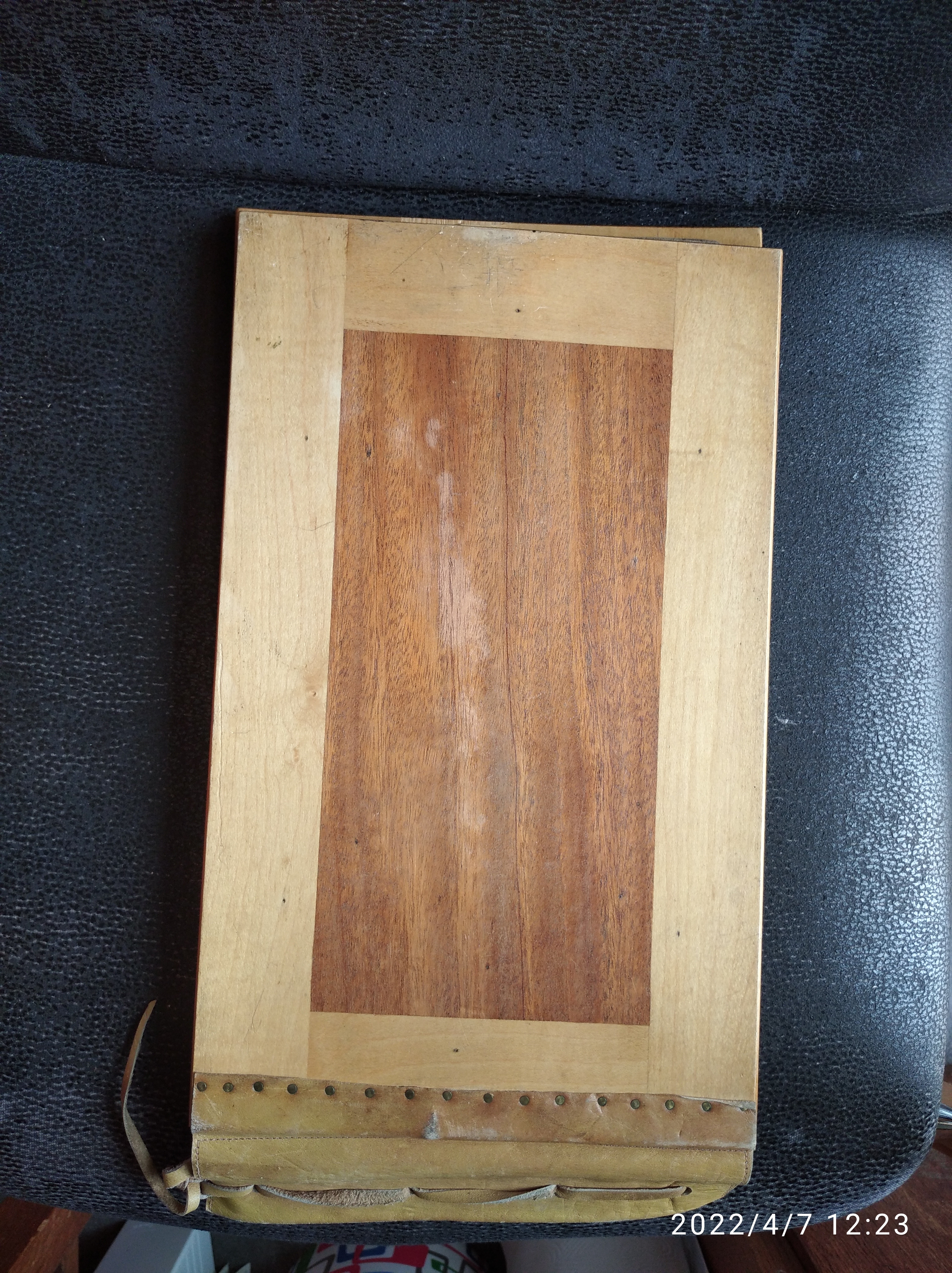 Dřevěné album na fotografie