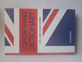 Concise family dictionary with over 30 000 entries
