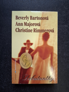 Debutantky - Beverly Bartonová, Ann Majorová, Christine Rimmerová