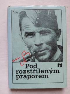 Pod rozstříleným praporem - Vilém Sacher